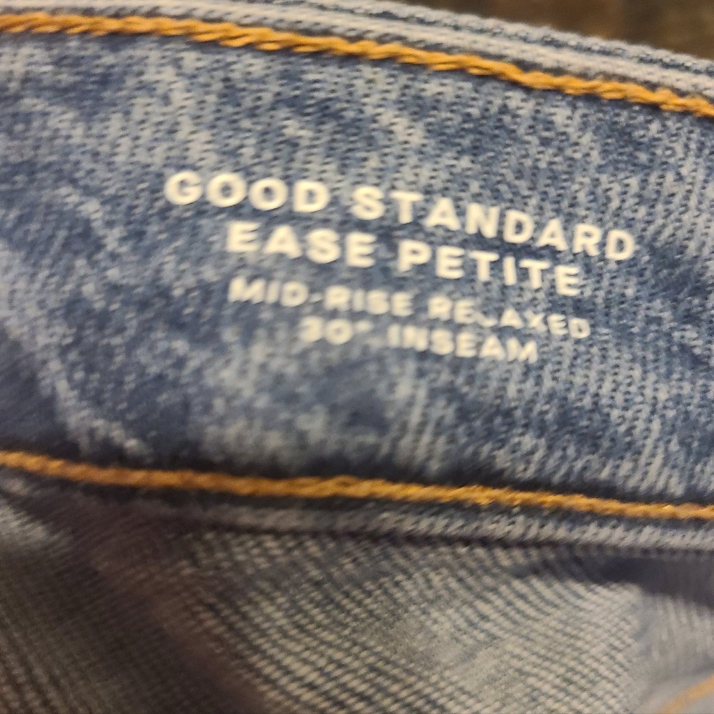 Good American Petite Relaxed Fit Jeans - Picture 5 of 7